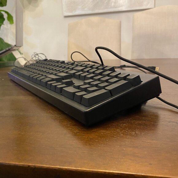 Computer Keyboard - Picture 2 of 4